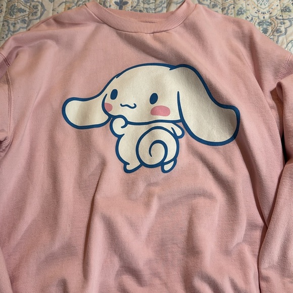 Sanrio Cinnamoroll Pink Sweatshirt with Cute Character Design XL - Picture 2 of 4